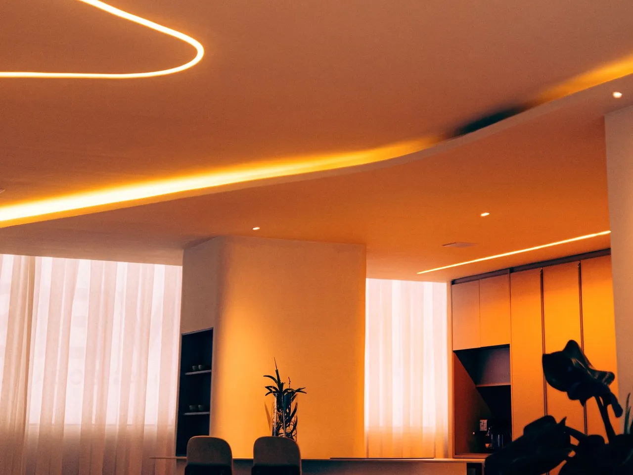 LED Şerit uygulama örneği — Gizli ışık (cove) aydınlatma